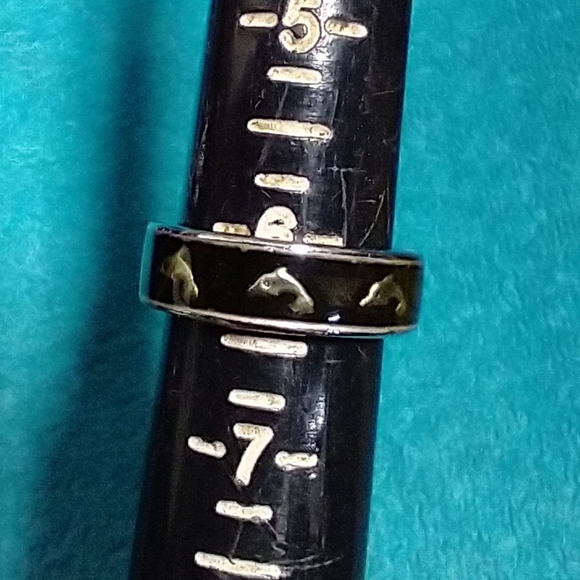Black and Goldtone Dolphin Band Ring Vintage - Picture 2 of 3